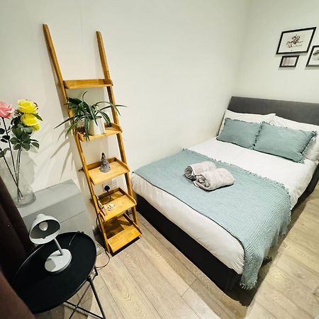 "Spacious Family, Friendly" 1 Bedroom In Kings Cross, St Pancras!!!118A Λονδίνο Εξωτερικό φωτογραφία